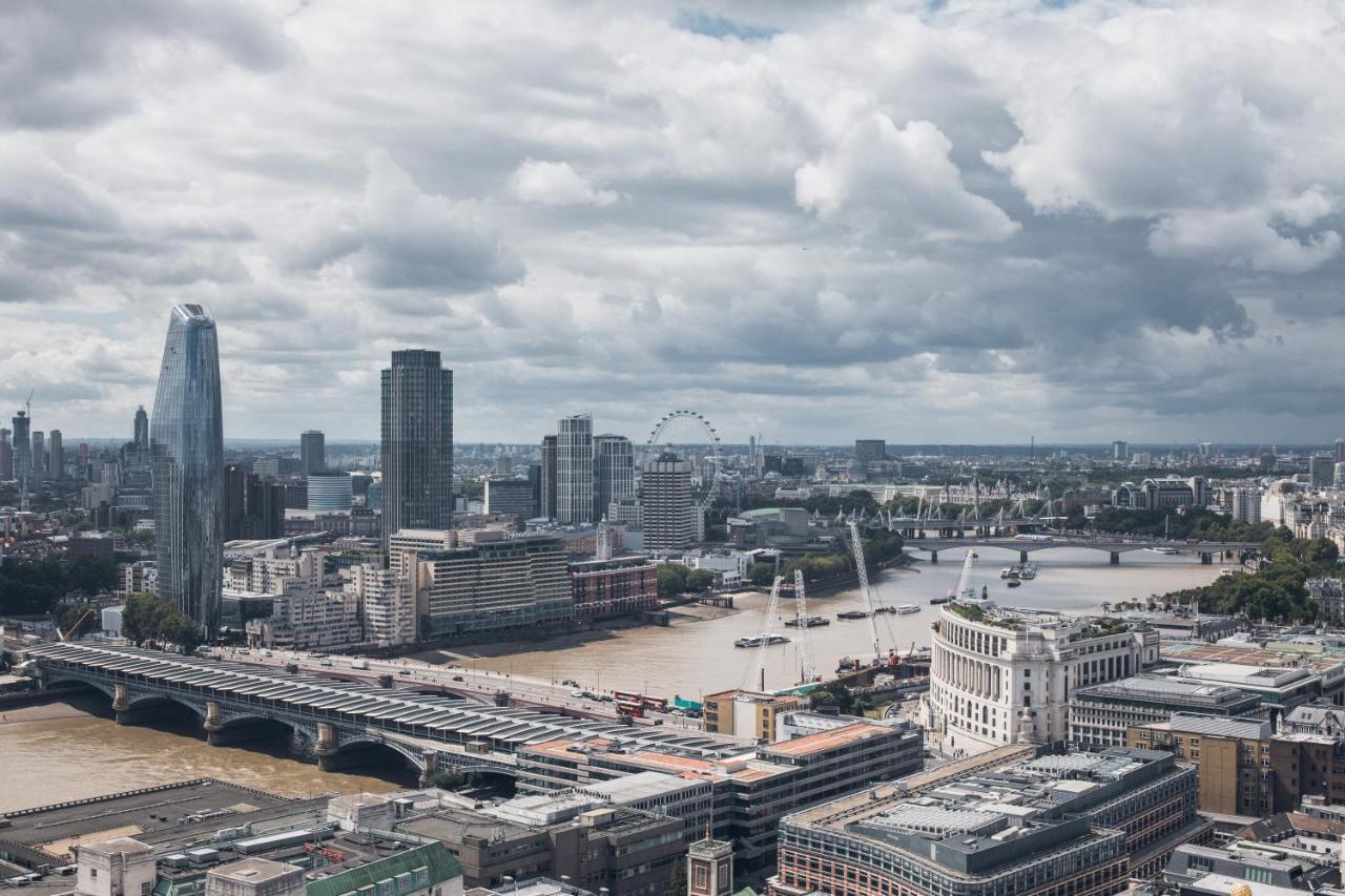 ホテル Citizenm London Victoria Station エクステリア 写真